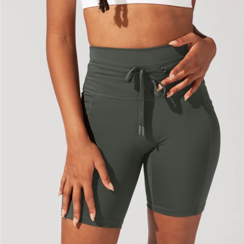 NWT Popflex Cargo biker short with pockets